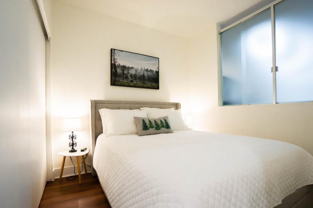 Cozy On Granville Strip Yaletown Area Apartment *
