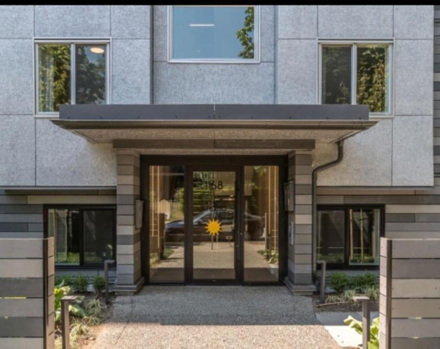 Apartment Two Eterno Davie Village By Sunset & Parking Vancouver