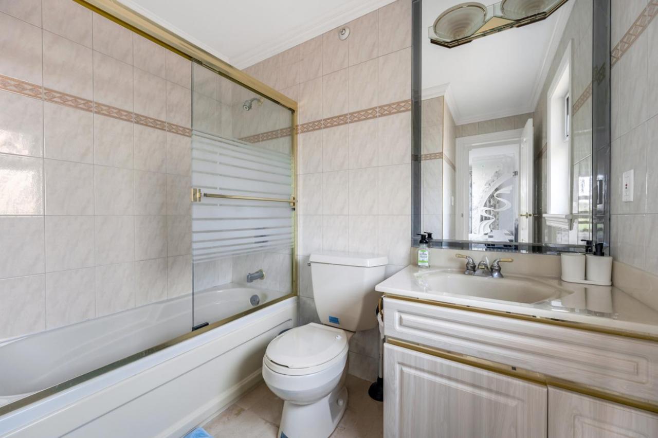 Luxurious Retreat - Private Bedroom In Shared House * Vancouver