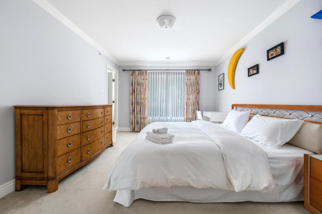 Homestay Luxurious Retreat - Private Bedroom In Shared House Vancouver