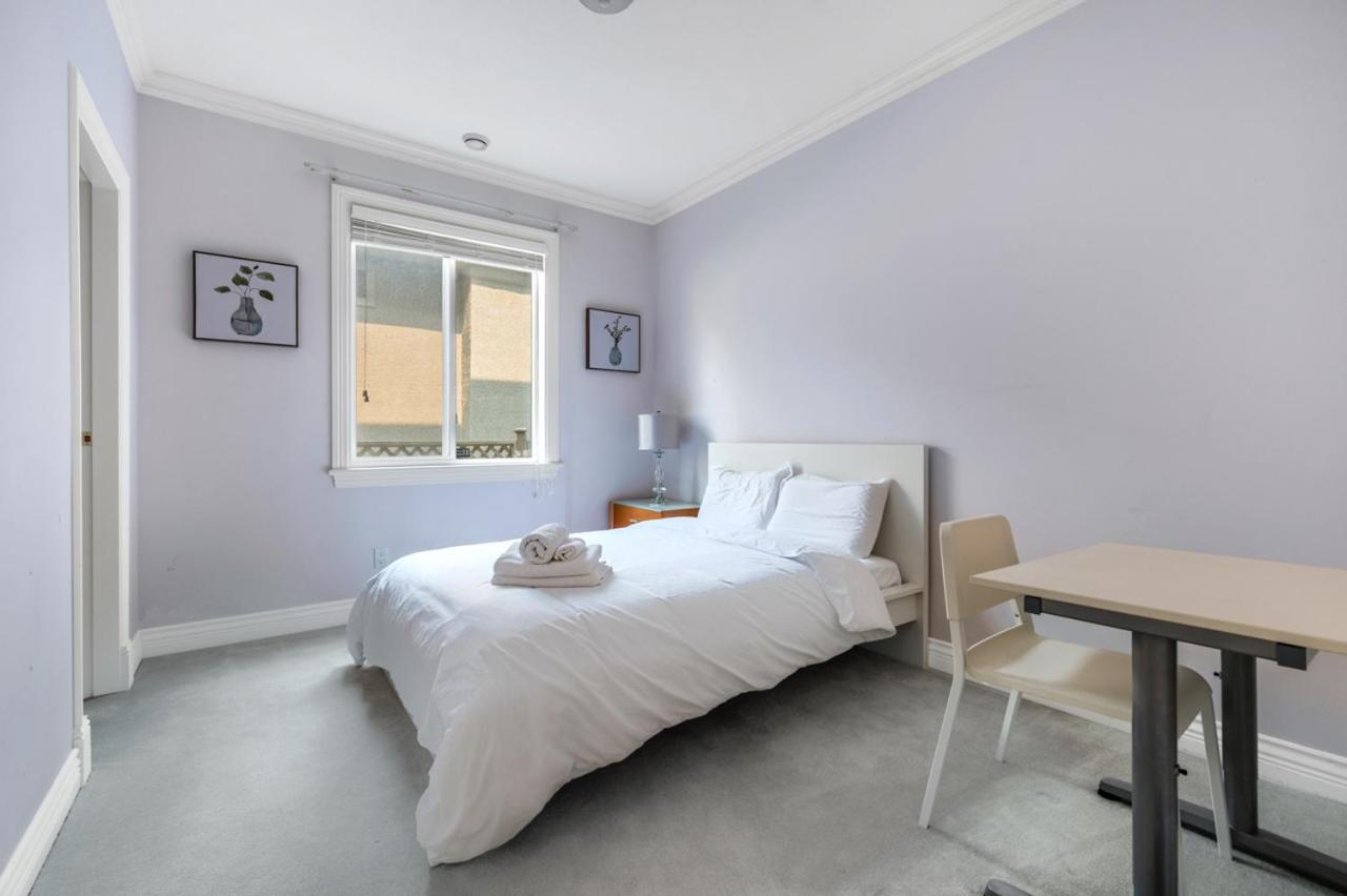 Homestay Luxurious Retreat - Private Bedroom In Shared House