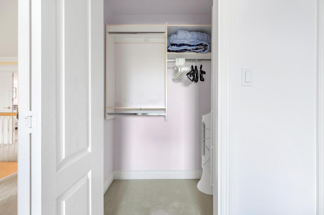 Luxurious Retreat - Private Bedroom In Shared House Homestay Vancouver