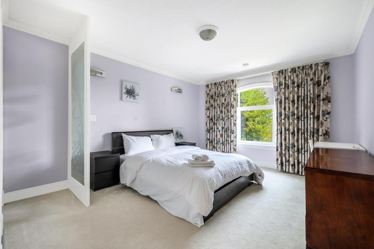 Luxurious Retreat - Private Bedroom In Shared House *