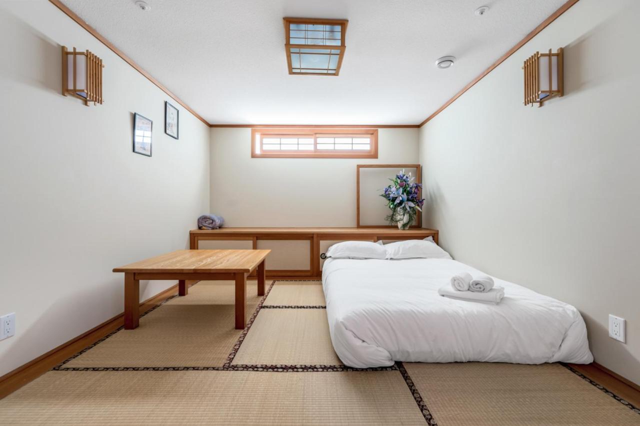 Luxurious Retreat - Private Bedroom In Shared House Homestay *