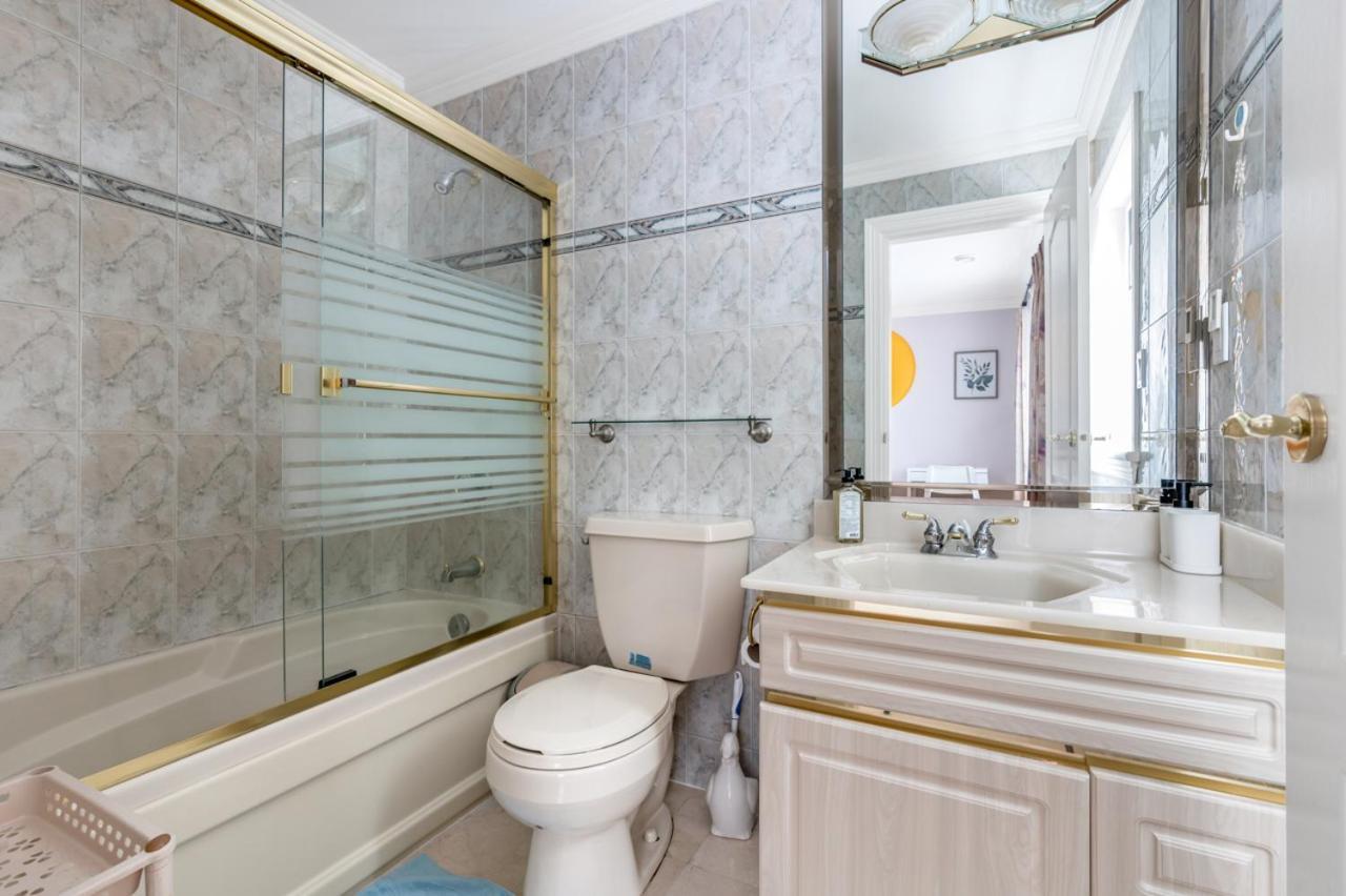 Homestay Luxurious Retreat - Private Bedroom In Shared House