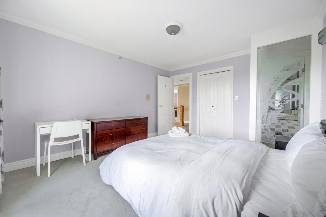 Homestay Luxurious Retreat - Private Bedroom In Shared House Vancouver