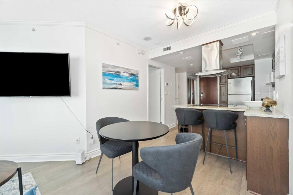 Apartment 2br With Breathtaking View In Downtown! Free Parking - 6 Sleep Vancouver