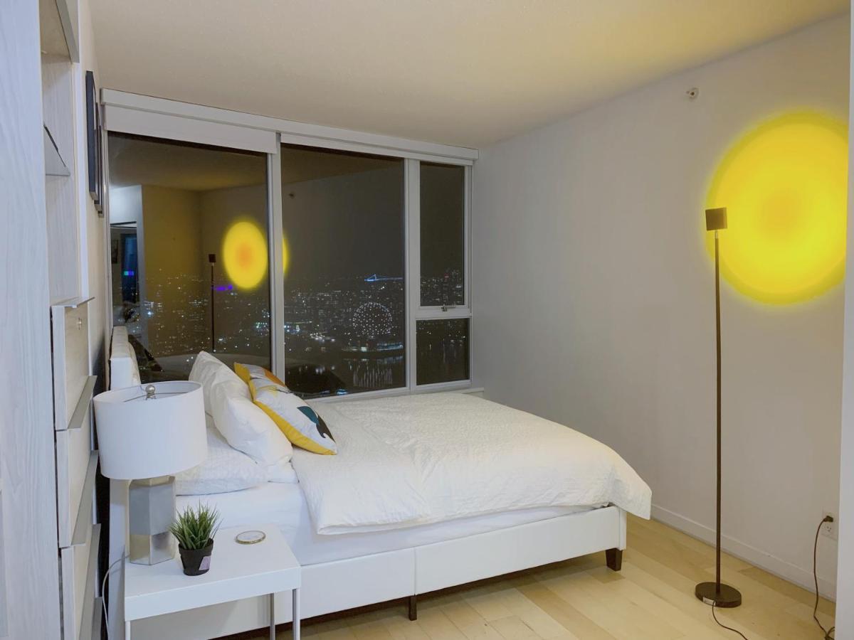 Downtown+amazing View+2bd/2ba Free Parking Vancouver