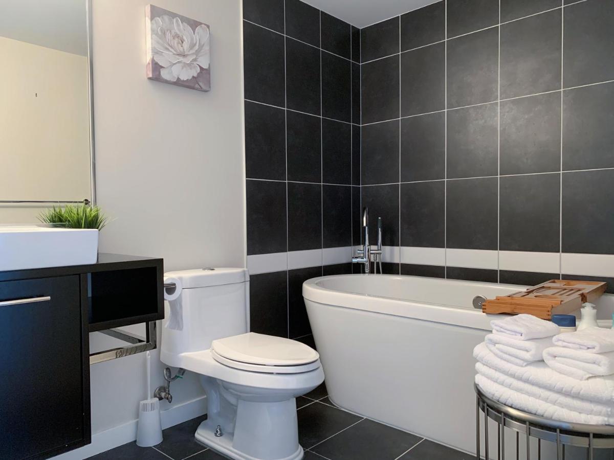 Downtown+amazing View+2bd/2ba Free Parking * Vancouver