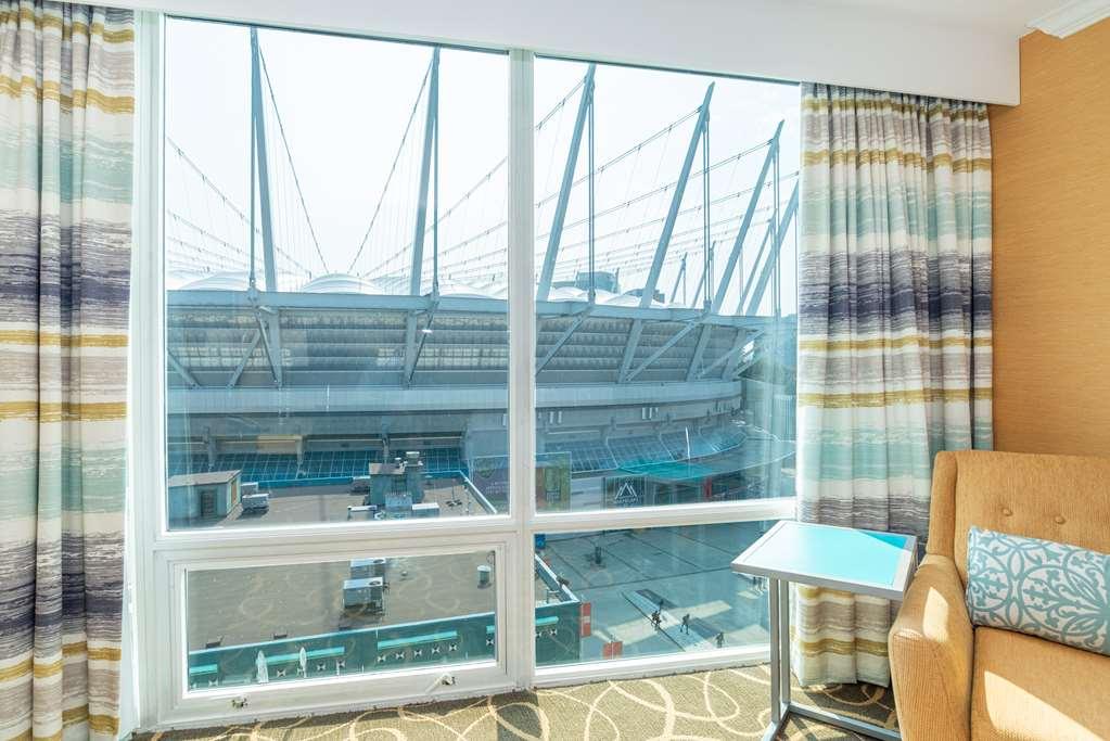 Hotel Hampton & Suites, By Hilton - Downtown
