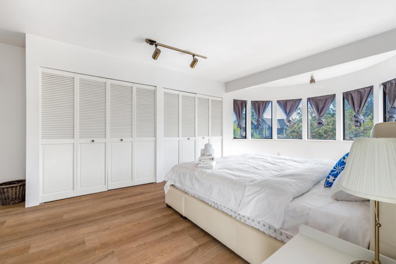 Sunny 1-bedroom Private In Charming Homestay Vancouver