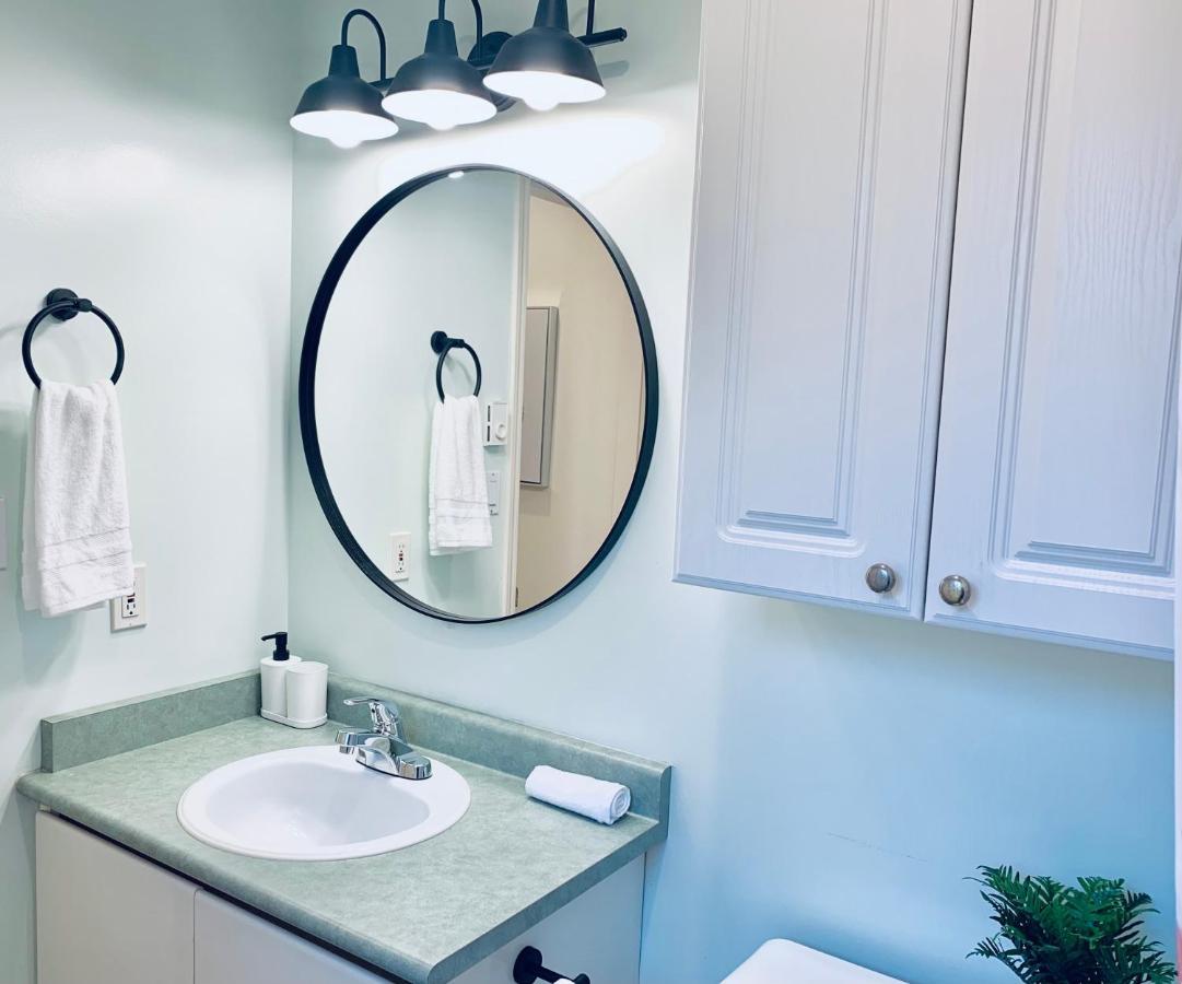 Three-tree Villa-central Location * Vancouver