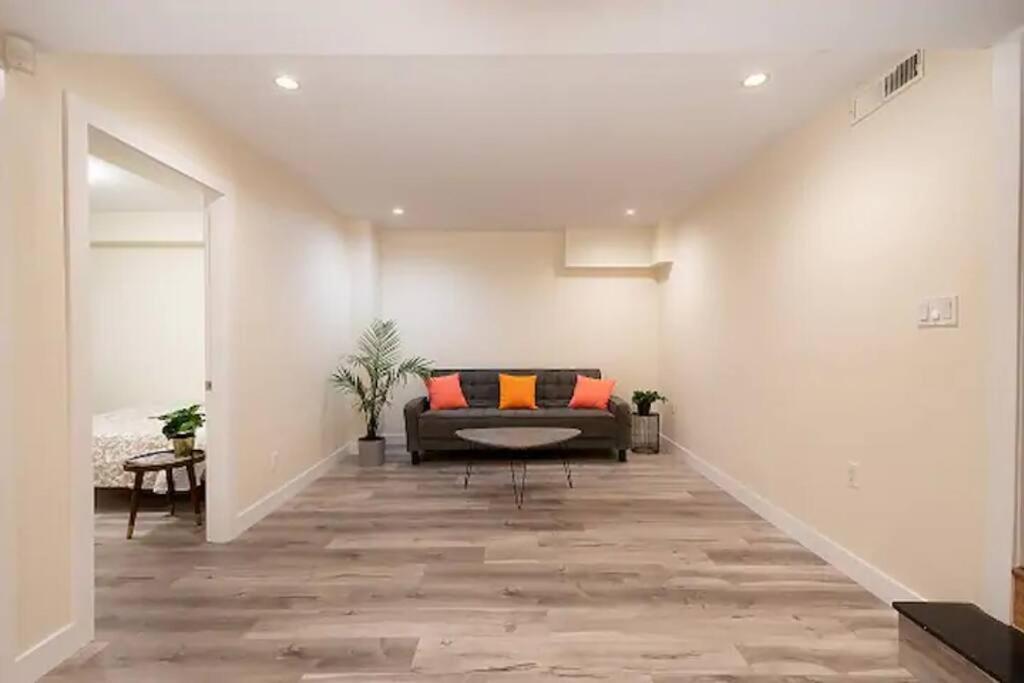 Westside Pool Home-8 Min To Downtown, Yard Parking * Vancouver