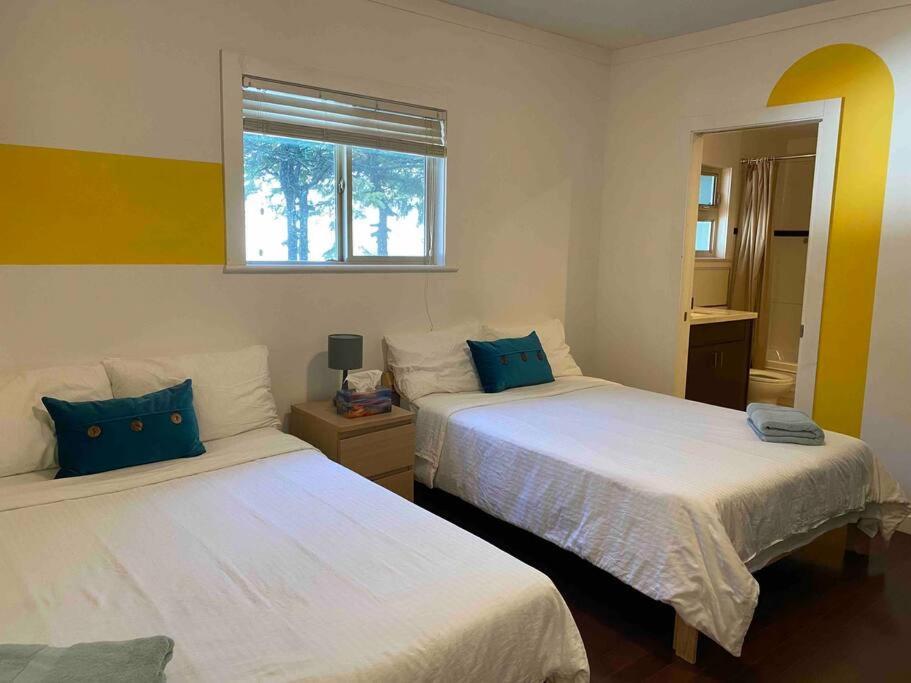 Westside Pool Home-8 Min To Downtown, Yard Parking Vancouver