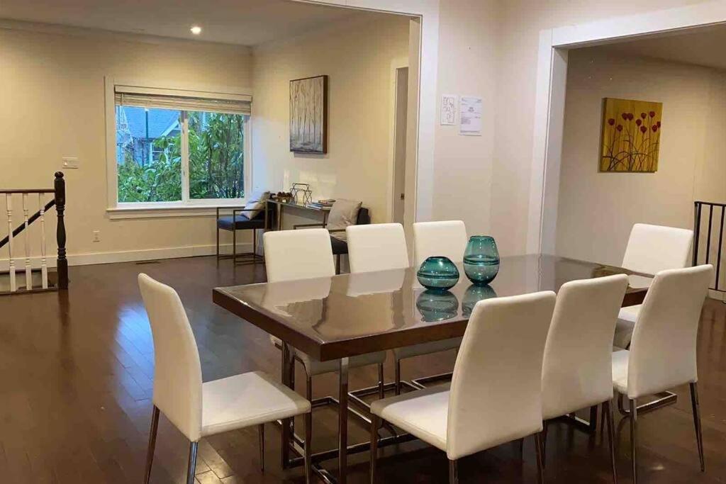 Villa Westside Pool Home-8 Min To Downtown, Yard Parking *