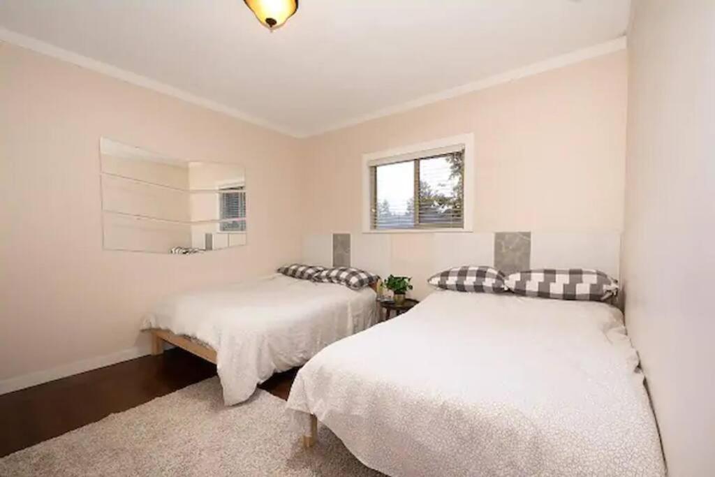 Villa Westside Pool Home-8 Min To Downtown, Yard Parking *