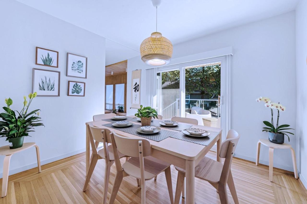 Three-tree Villa-central Location * Vancouver