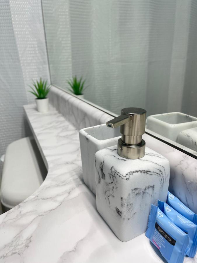 Downtown 1br At Granville Strip Near Bay * Vancouver
