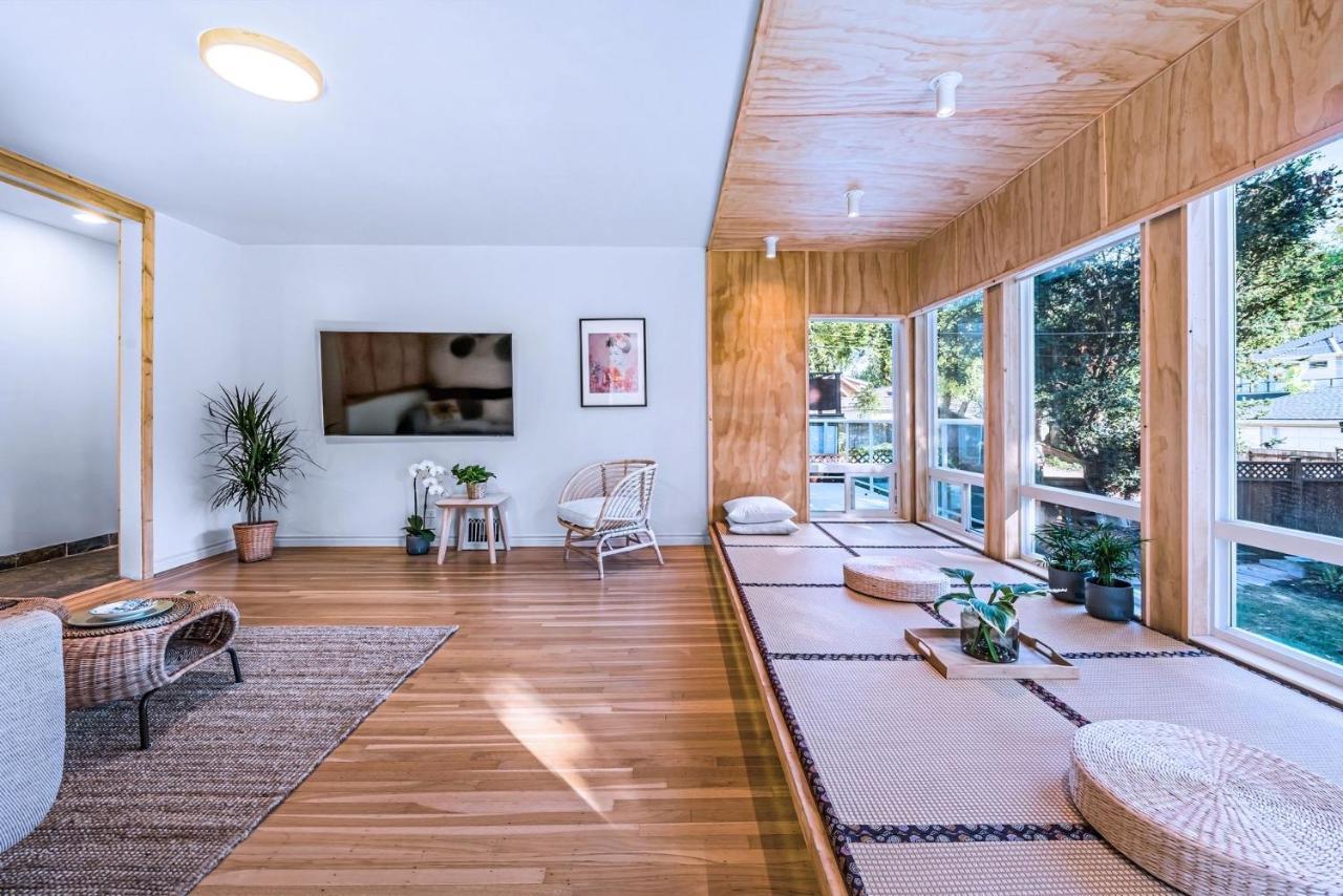 Three-tree Villa-central Location *