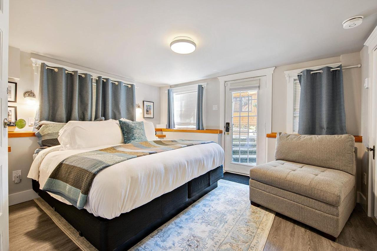 The Ivy On Parker 4*