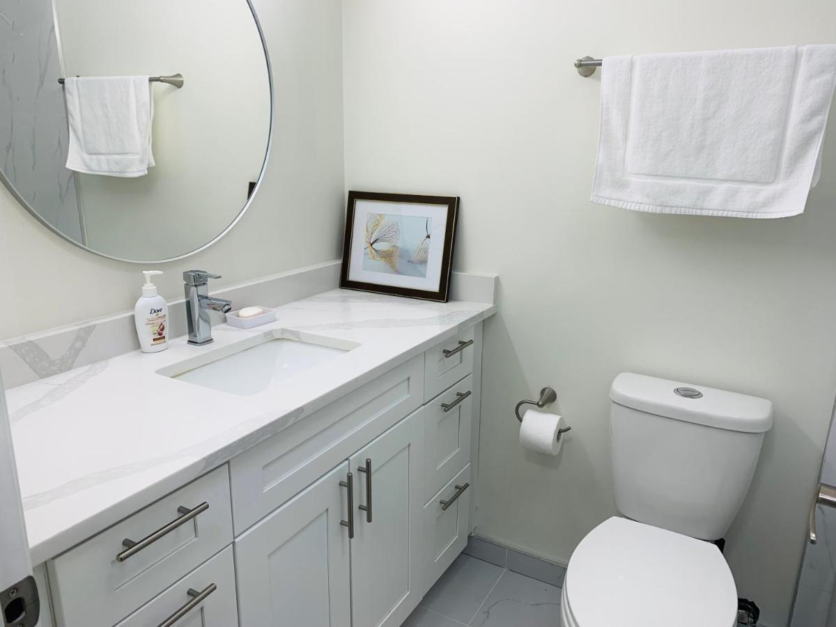 Cozy And Free Parking-ideal Gateway Holiday home Vancouver