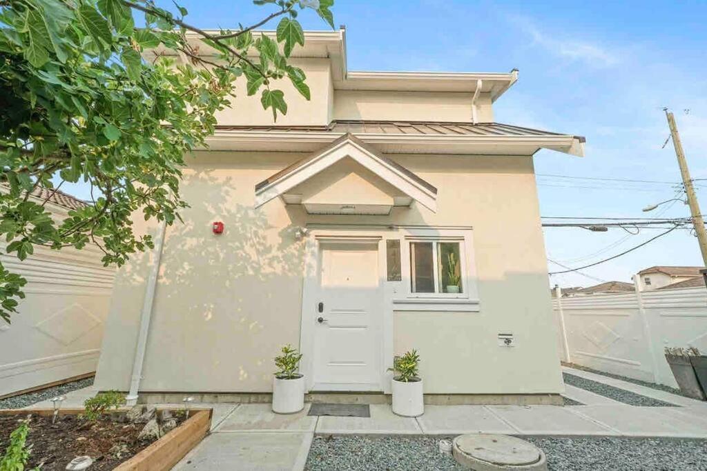 Entire New Cozy And Modern 2-storey House * Vancouver