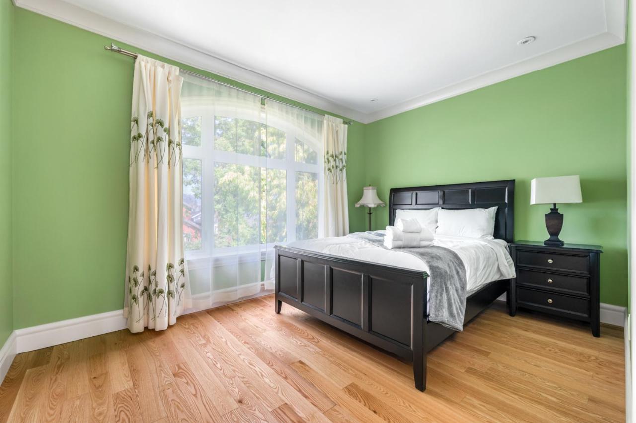 Haven: Luxurious Private Bedroom Near Attractions Guest house *
