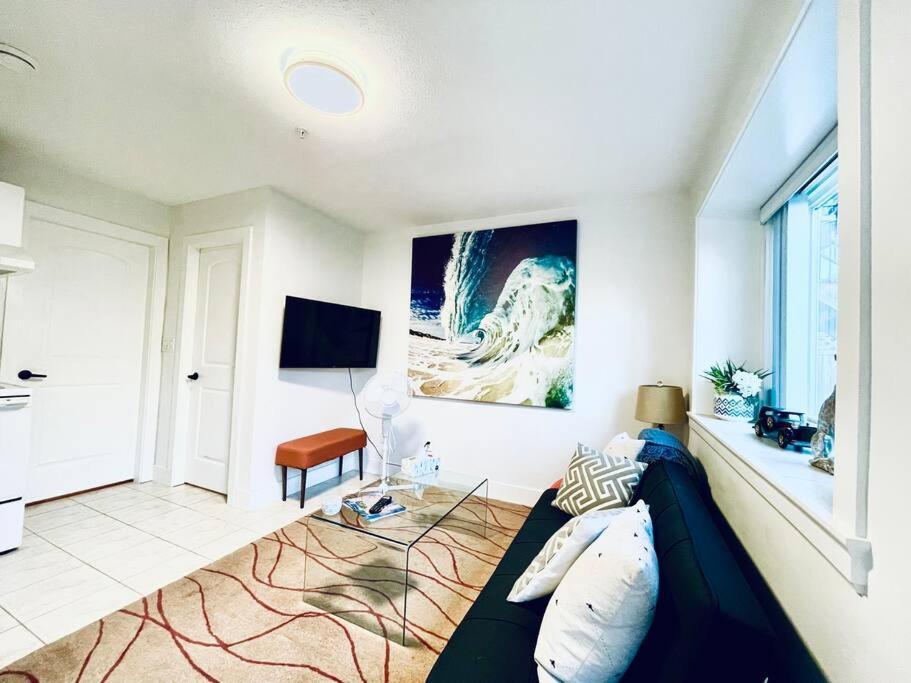 Charming 1br Near Metrotown Dt Burnaby/ Holiday home