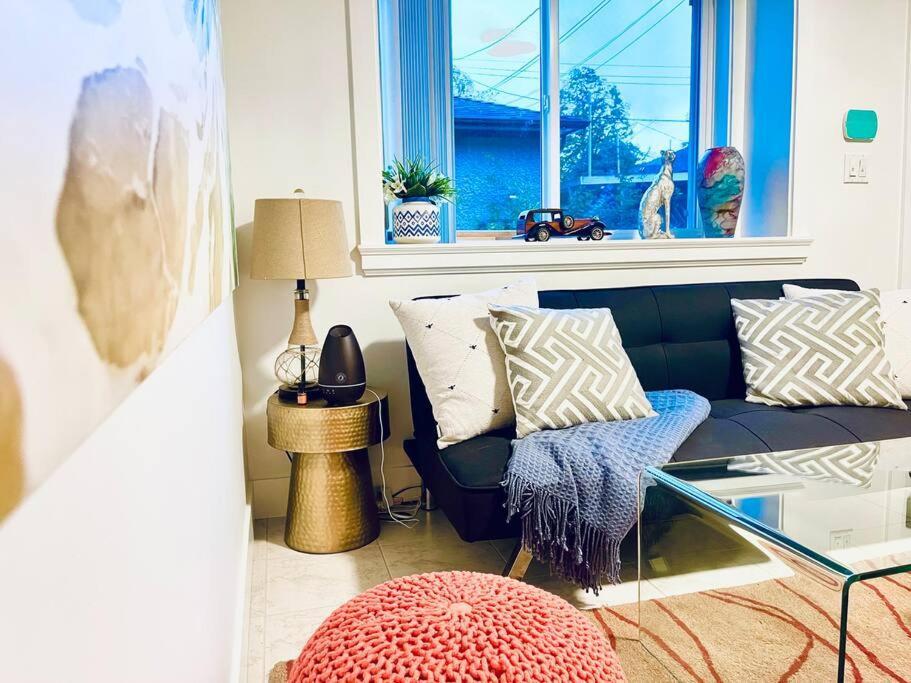 Holiday home Charming 1br Near Metrotown Dt Burnaby/ *