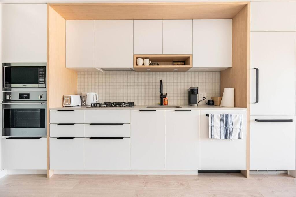 Urban Oasis: Stylish * Vancouver
