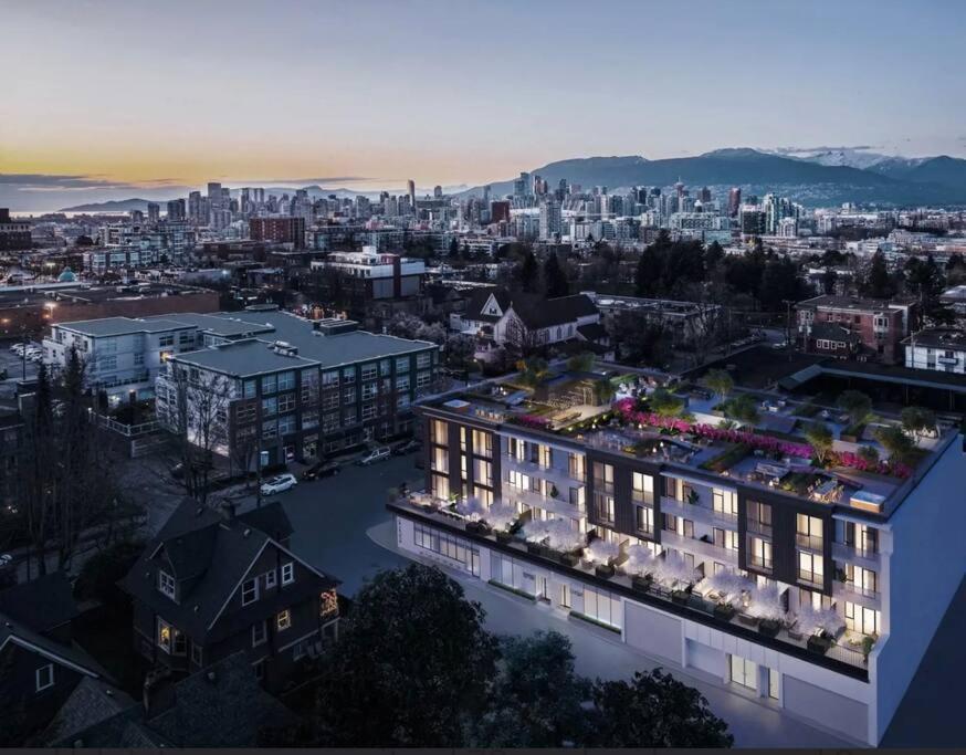 Apartment Urban Oasis: Stylish