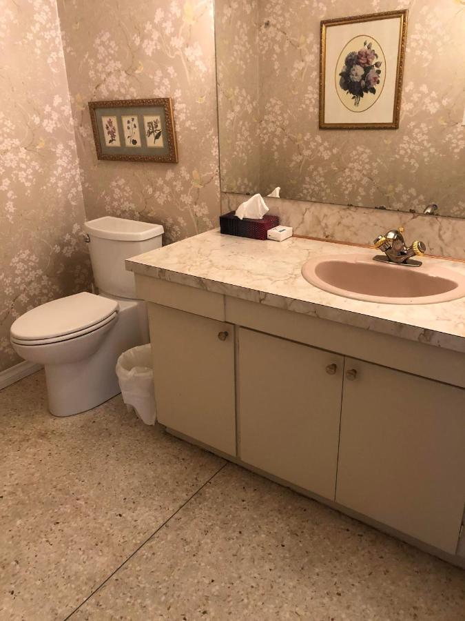 Cozy Modern Guest Close To Downtown Sights & Supermarket Homestay