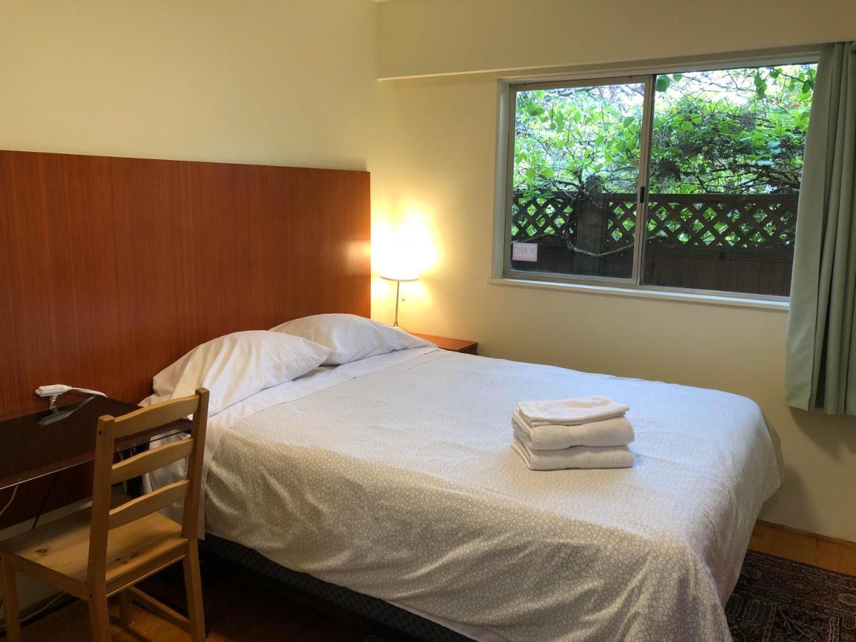 Cozy Guest Close To Downtown & Sights & 7-eleven Convenience Store Homestay Vancouver