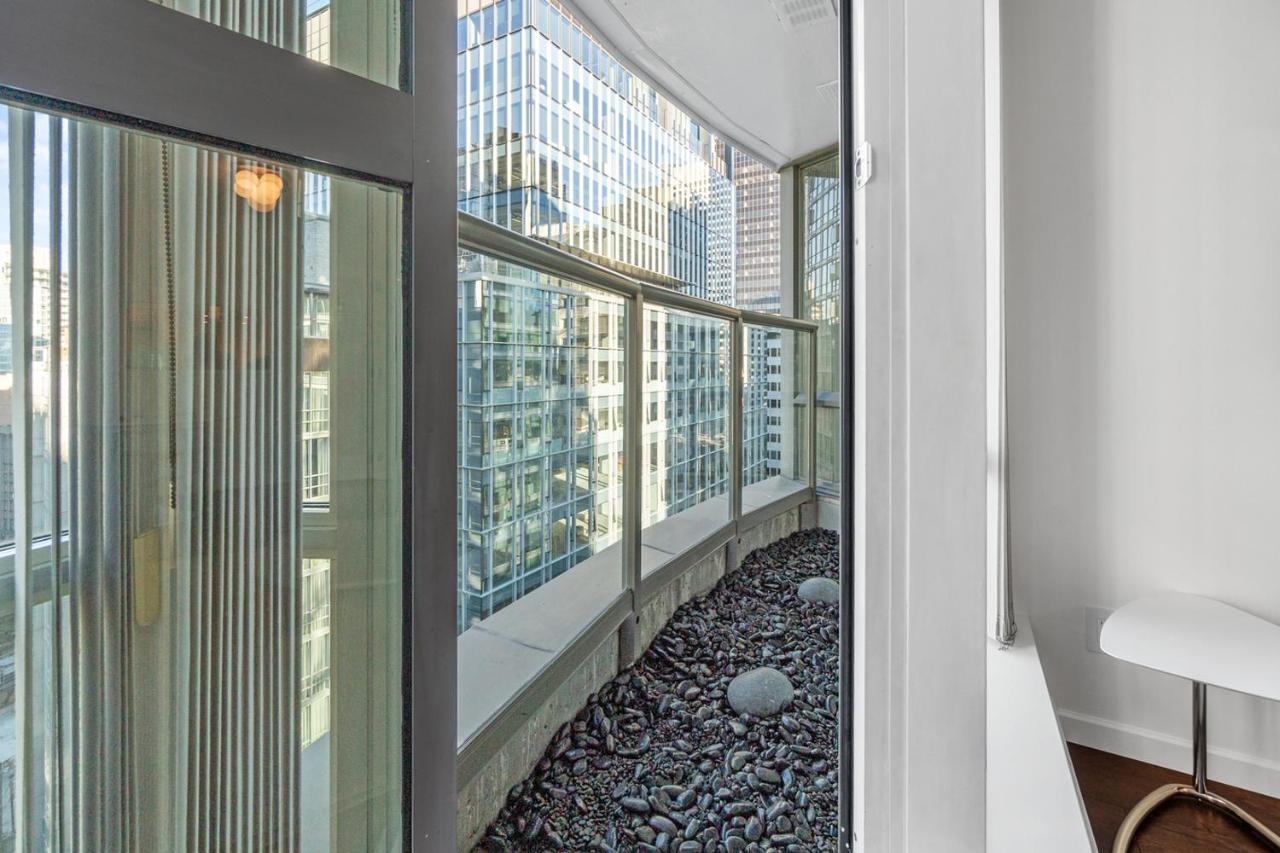 Apartment Downtown Luxury 1br Coal Harbour