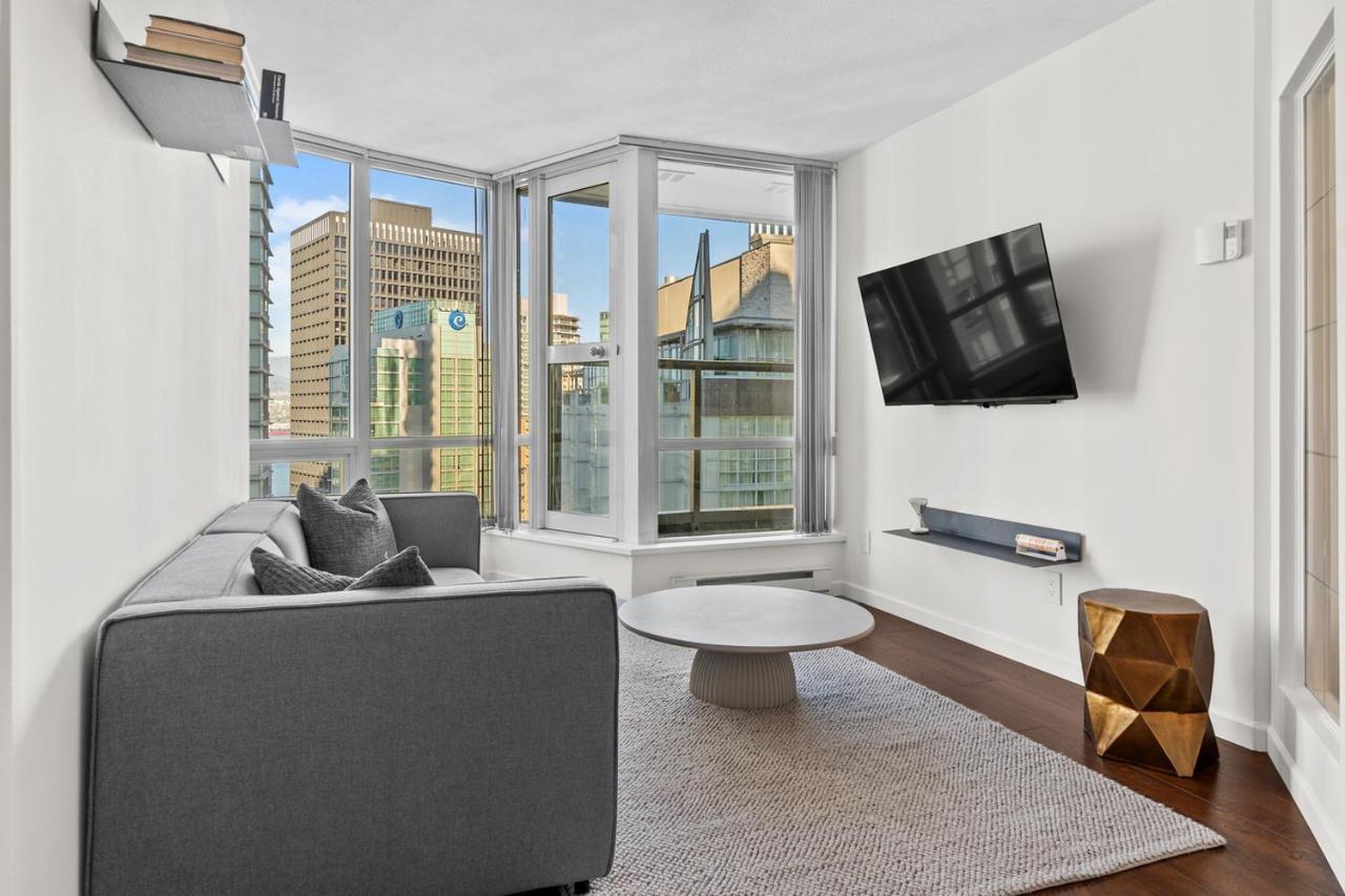 Downtown Luxury 1br Coal Harbour Apartment Vancouver
