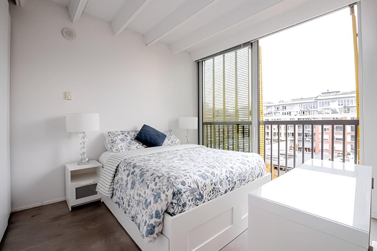 Apartment Modern, Bright & 1-bed Downtown Close To Rogers Arena