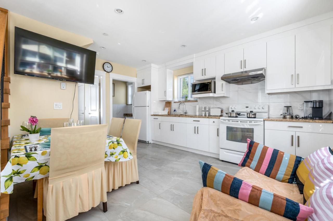 Villa Three Bedrooms Brand New Laneway House Near Public Transit Vancouver