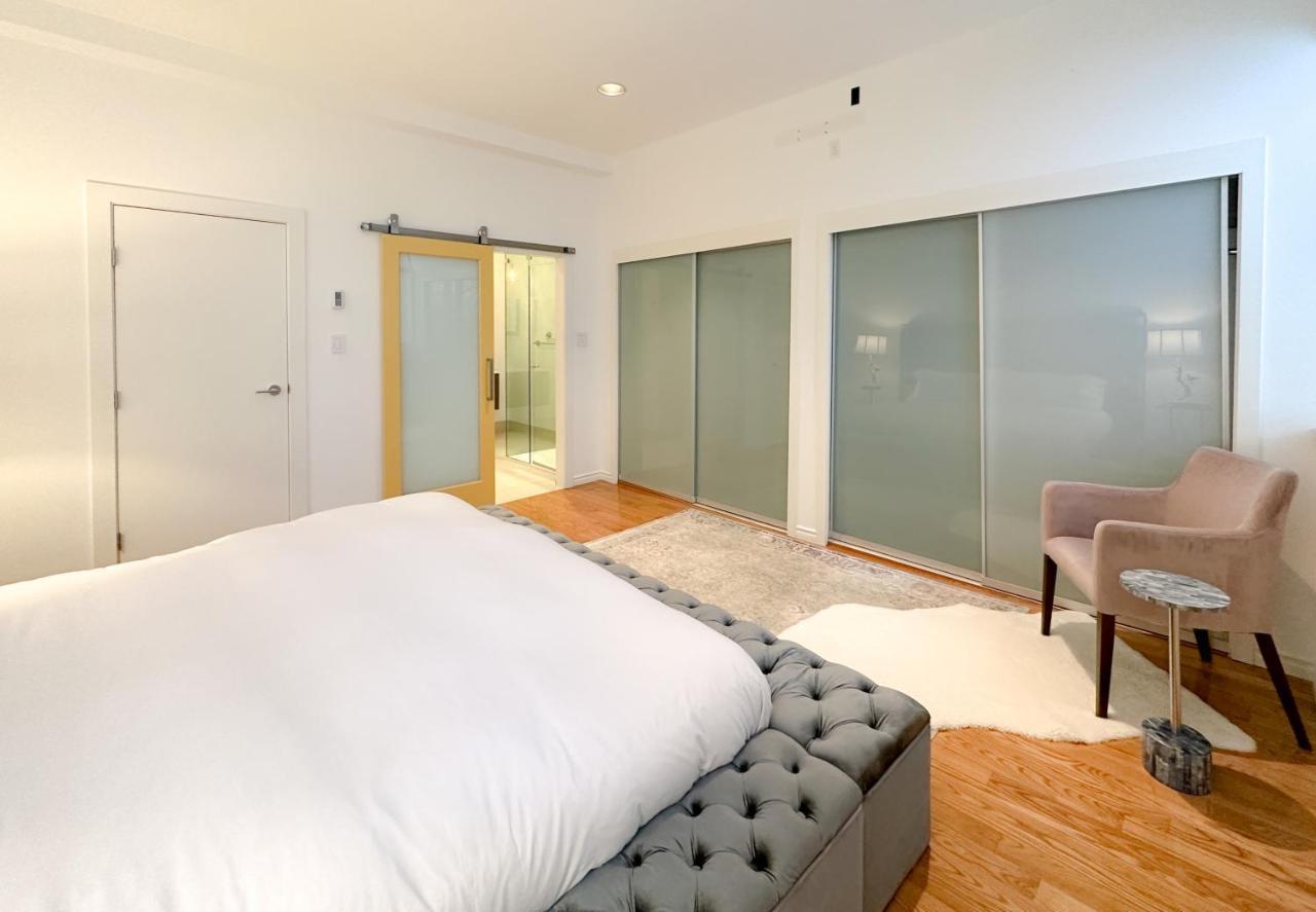Historic Townhouse In Kitsilano *