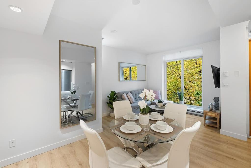 Elegant 2-bedroom Duplex Haven In Vibrant Yaletown Apartment *