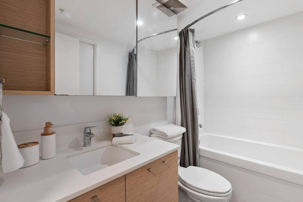 Apartment Elegant 2-bedroom Duplex Haven In Vibrant Yaletown *