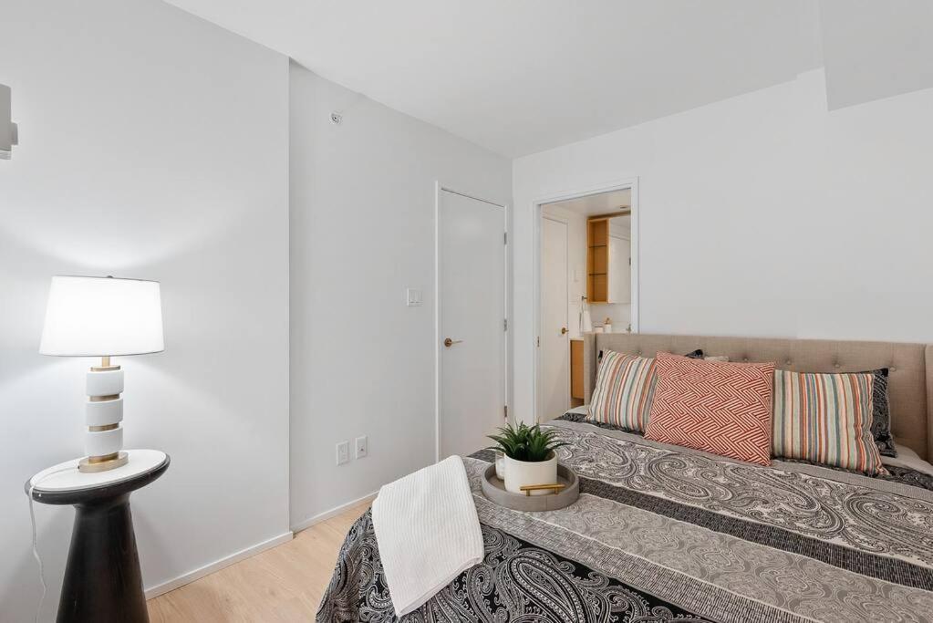 Elegant 2-bedroom Duplex Haven In Vibrant Yaletown