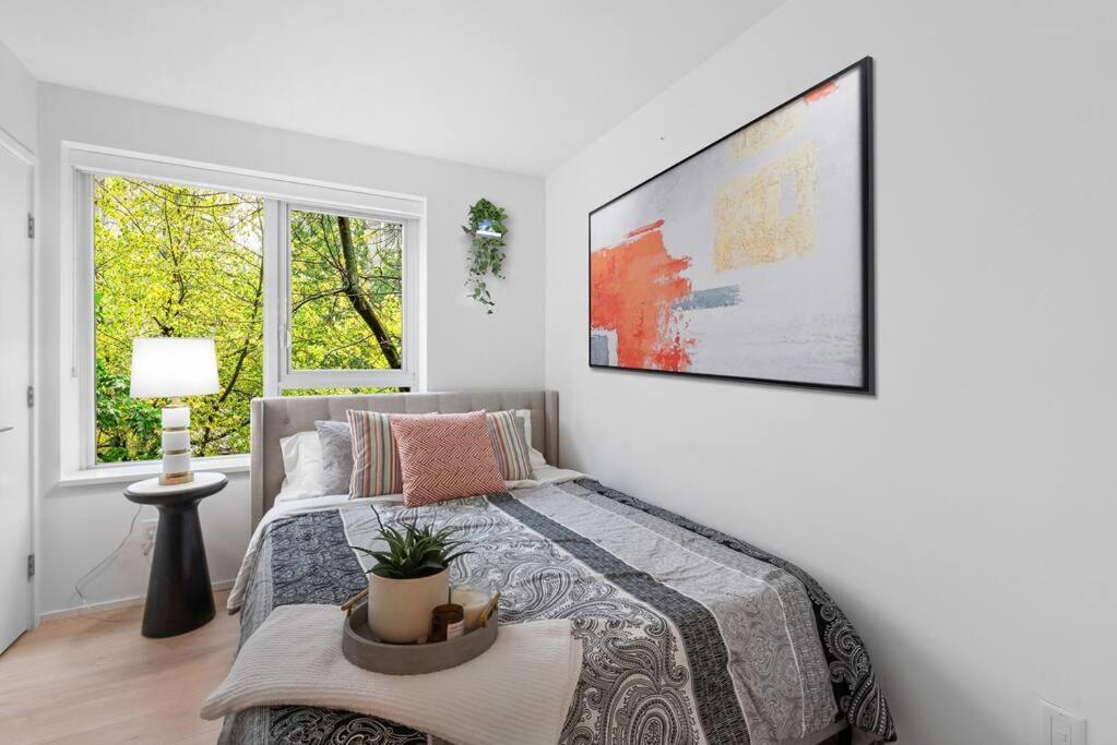 Elegant 2-bedroom Duplex Haven In Vibrant Yaletown Apartment Vancouver