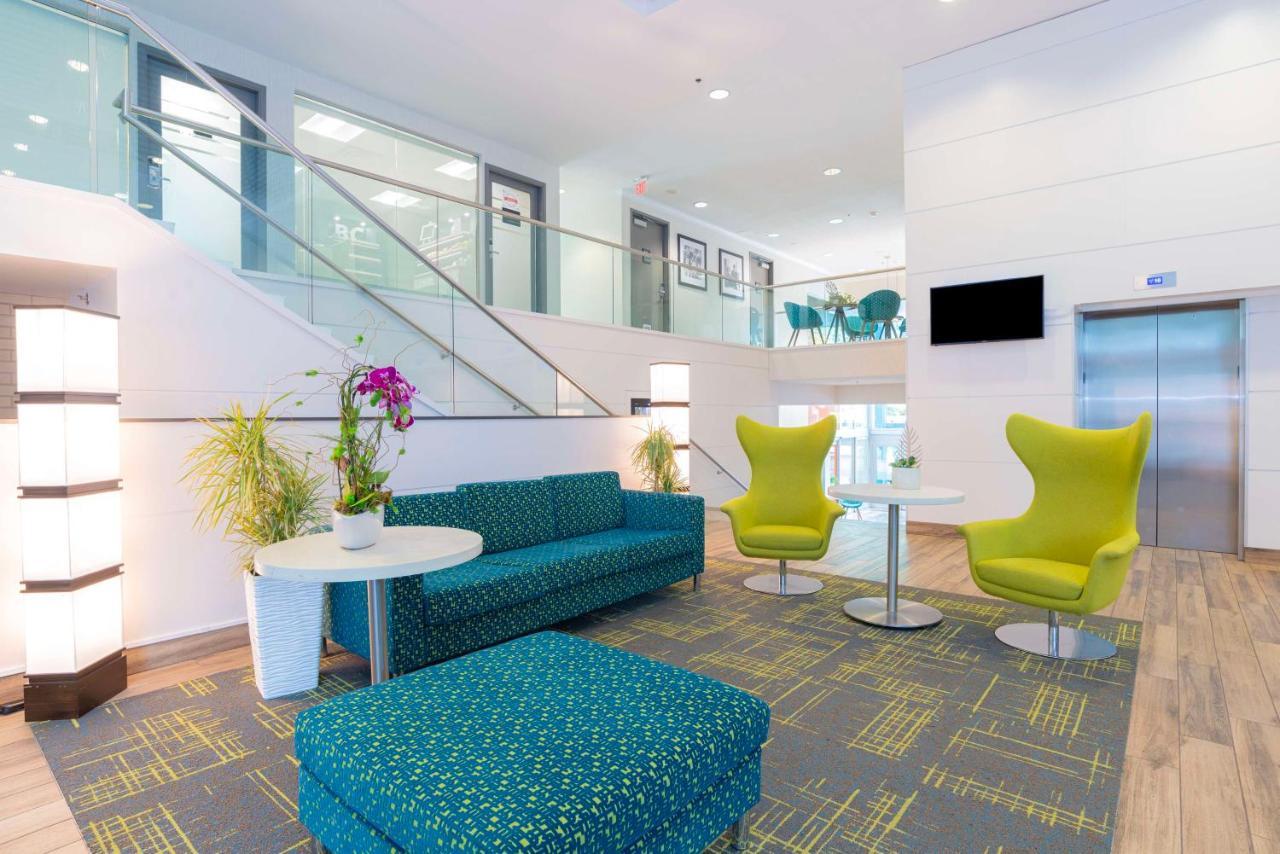 Hotel Hampton & Suites, By Hilton - Downtown Vancouver