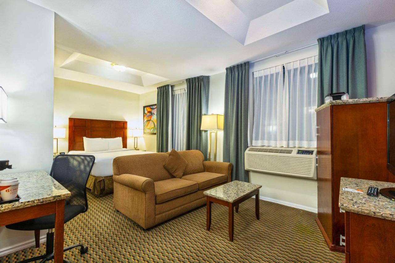 Hotel Quality & (adults Only)