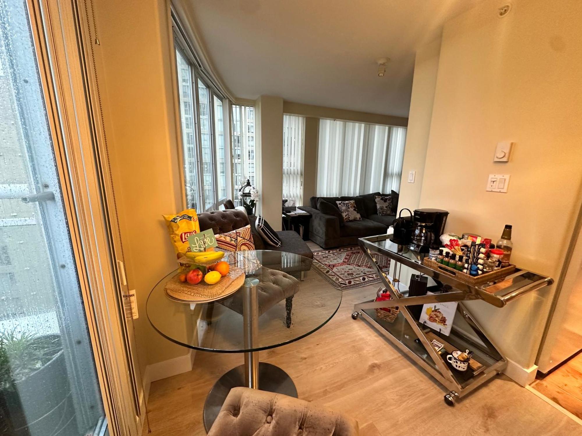 Penthouses Of Ave Vancouver