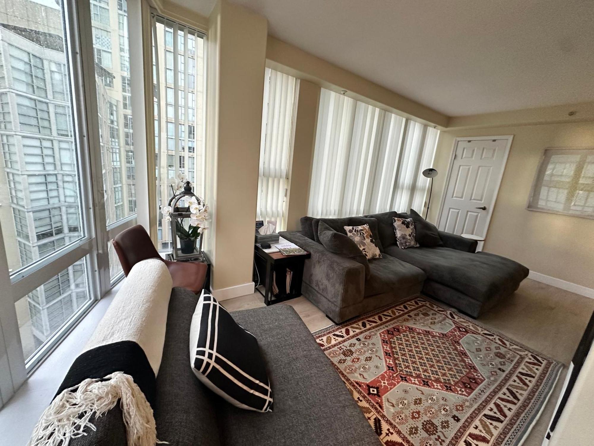 Penthouses Of Ave Apartment Vancouver
