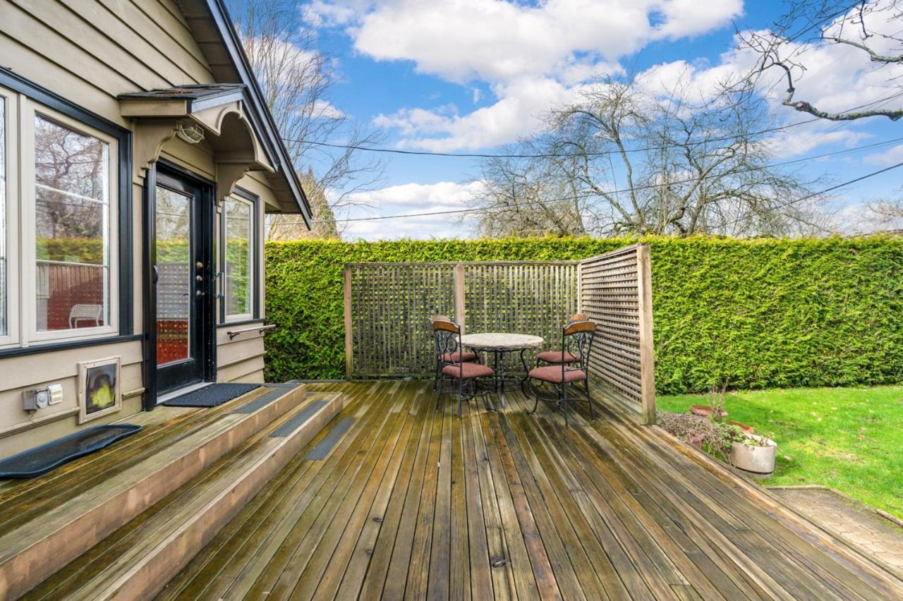 Tranquil Haven Near Attractions 2bd Upper Floor Or 2bd Basement Floor * Vancouver