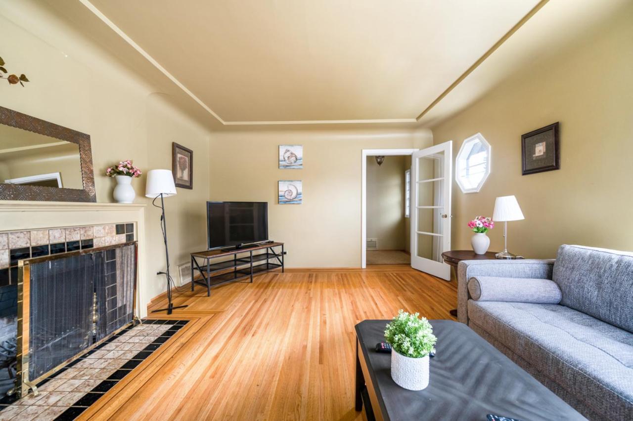 Tranquil Haven Near Attractions 2bd Upper Floor Or 2bd Basement Floor Holiday home