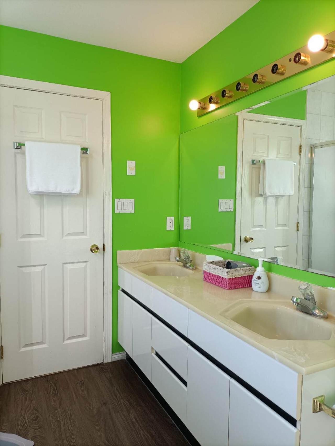 Llt Homeaway Guest house Vancouver