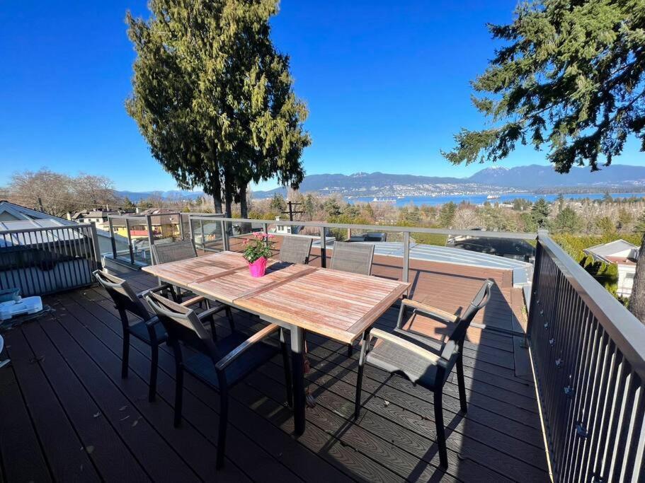 Holiday home Oceanview Luxury 4-bedrooms Point Grey